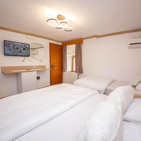 Bed And Breakfast Kotoni Gjirokastra Zewnętrze zdjęcie